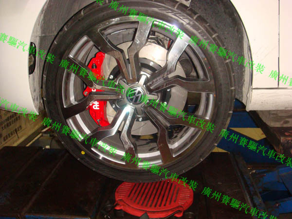 高爾夫GTI改裝紅色AP5200大四活塞作業