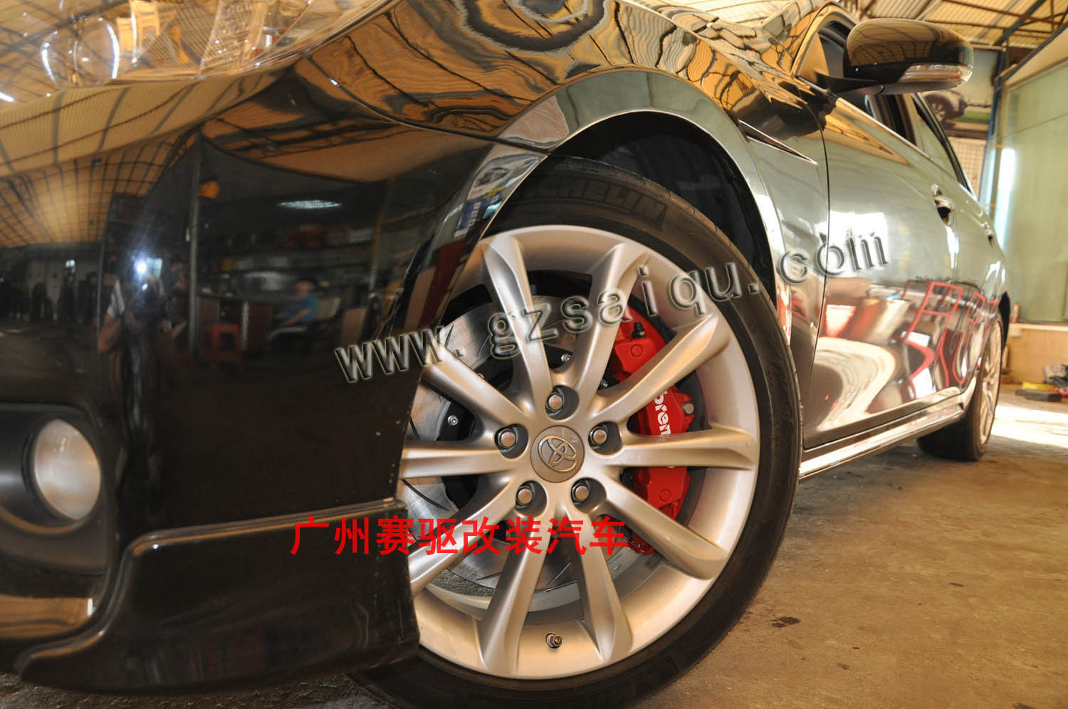 銳志改裝BREMBO六活塞剎車系統 銳志改裝BREMBO六活塞剎車系統