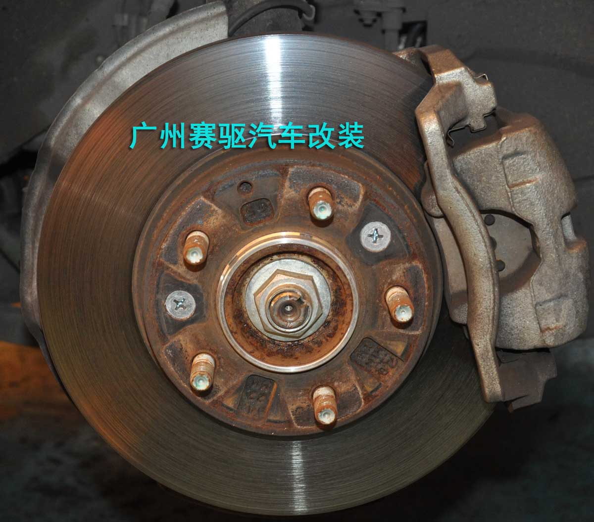 馬自達六改裝英國AP7040