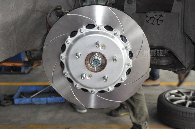 本田思域改裝升級AP9440剎車銀色限量版卡鉗