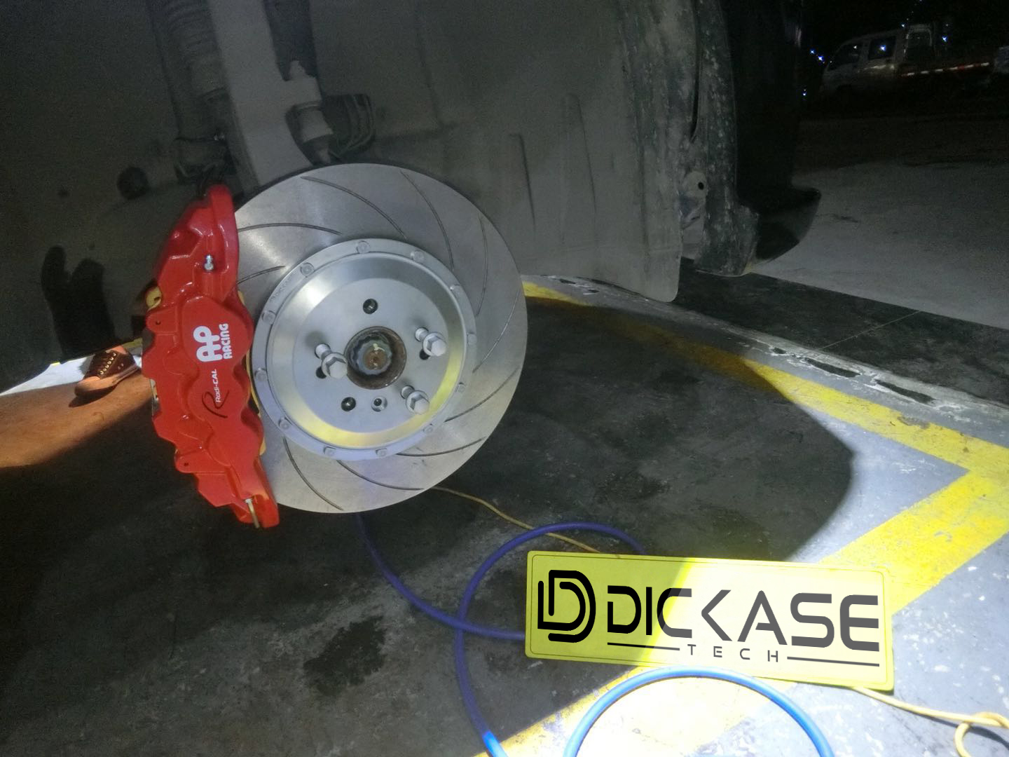 AP8520六活塞卡鉗搭配380剎車盤(pán)